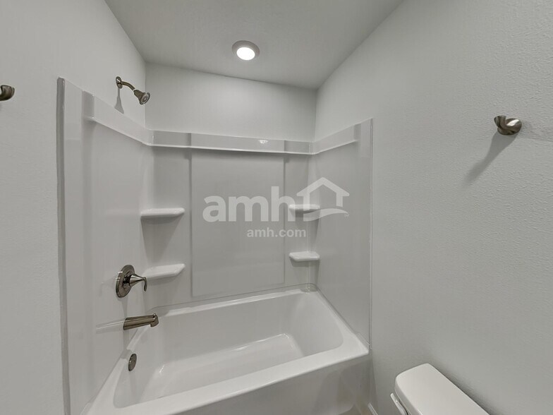 Building Photo - 3011 19th Ave W