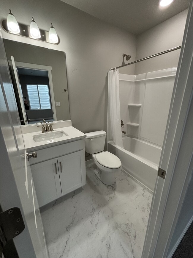 Building Photo - 5375 N Sulley Way