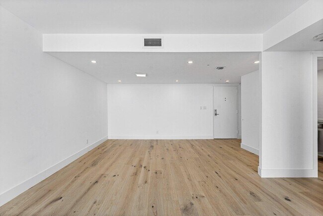 Building Photo - 1701 S Flagler Dr