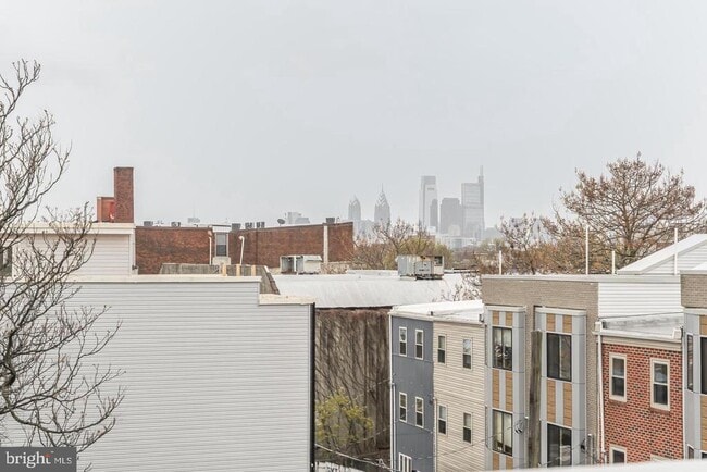 Building Photo - 2153 N Fairhill St