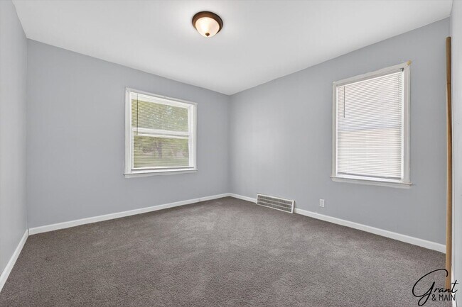 Building Photo - 16212 Maddelein St