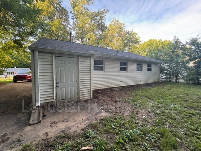 Building Photo - 4721 Granada Dr