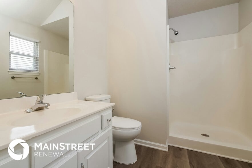 Building Photo - 10511 N Ditman Ave