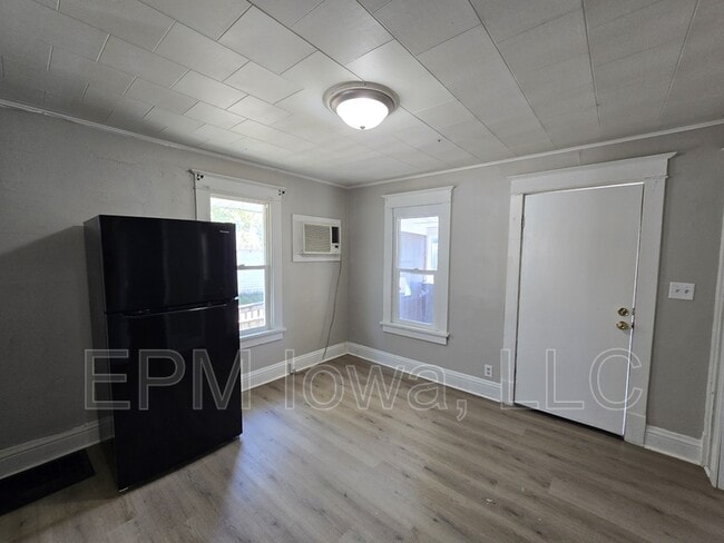 Building Photo - 518 Kern St