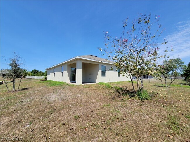 Building Photo - 1230 NW 19th St