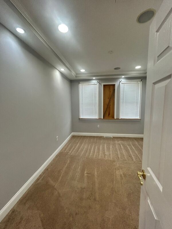 Building Photo - 111 N Rose St