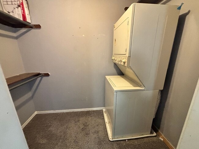 Building Photo - 1-bed, 1-bath apartment with washer and dryer provided