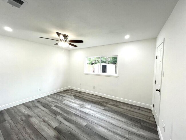Building Photo - 24135 Tayloe House Ln