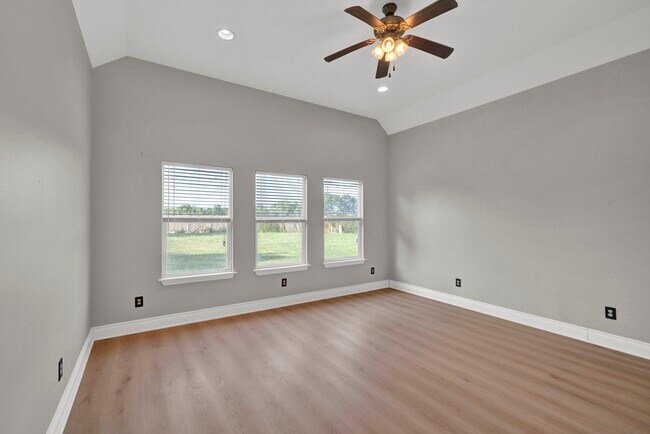 Building Photo - 5395 Kyla Cir
