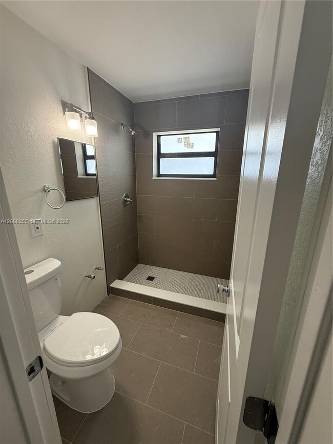 Building Photo - 100 SW 6th St