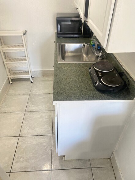 Building Photo - 7121 Taft St