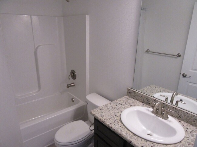 Building Photo - 3836 Redbud Wy
