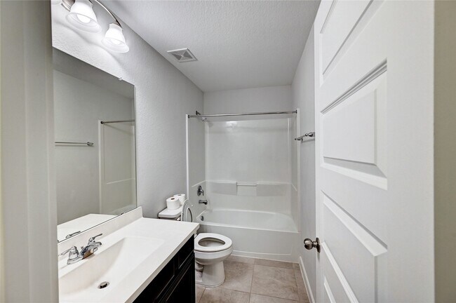 Building Photo - 31702 Casa Linda Dr