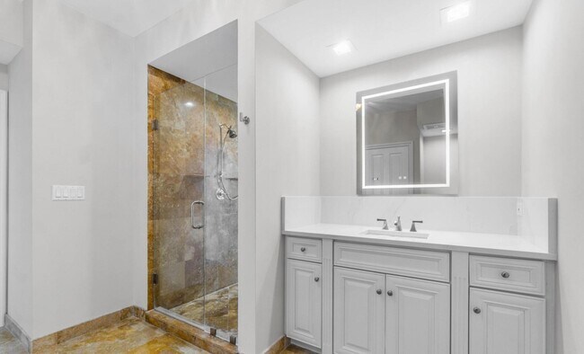 Building Photo - 5150 N Ocean Dr