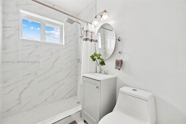 Building Photo - 10750 SW 43rd Ln