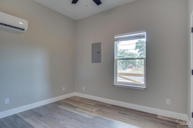 Building Photo - 203 S L St