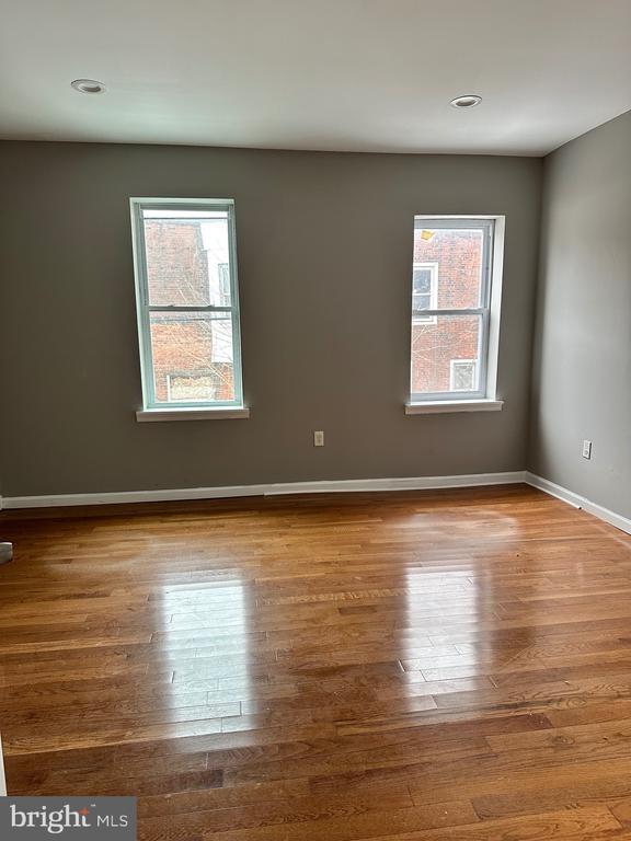 Building Photo - 5113 Chester Ave