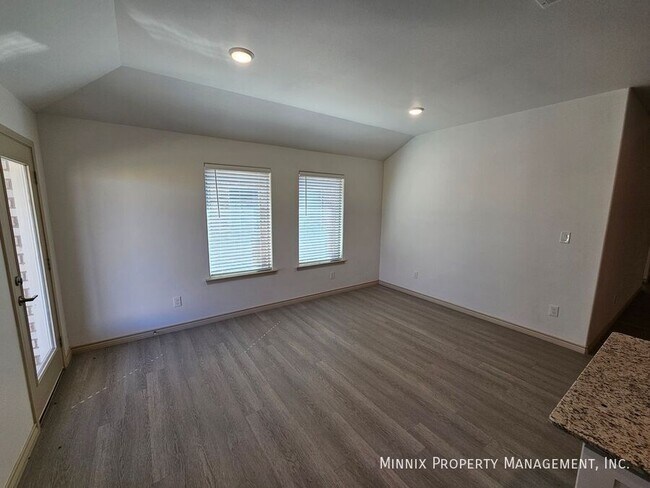 Building Photo - 1325 Bajada St