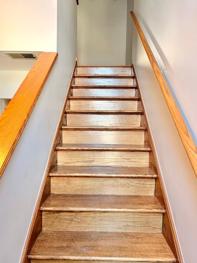 Building Photo - 10956 S 76th Ave