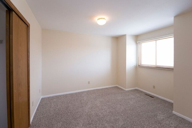 Building Photo - Home backing to foothills