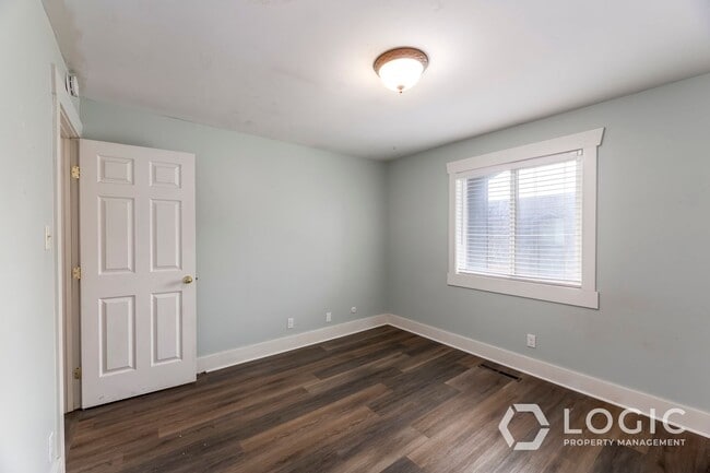 Building Photo - 240 E 400 N