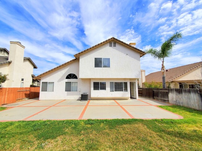 Building Photo - Single Family Beautiful Home at Prime Loca...