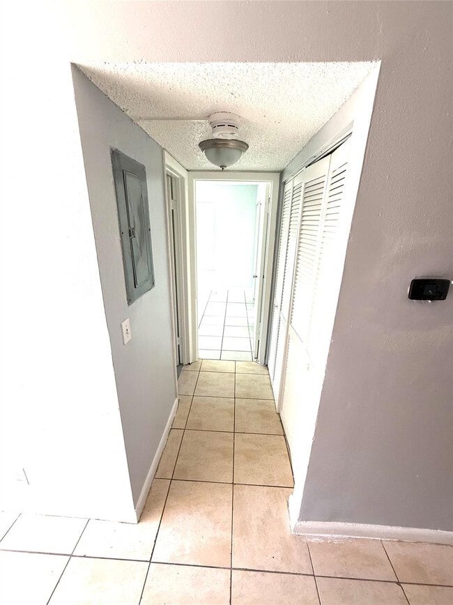 Building Photo - 7480 SW 10th Ct