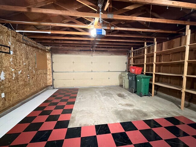 Building Photo - Comfortable Beaverton Home with AC, Fireplace, Large Fenced Yard, Spacious Garage and W/D!