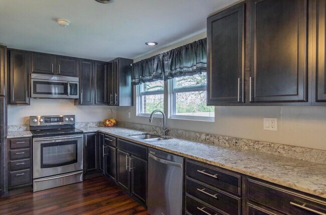 Building Photo - 5726 Countrie View Ct