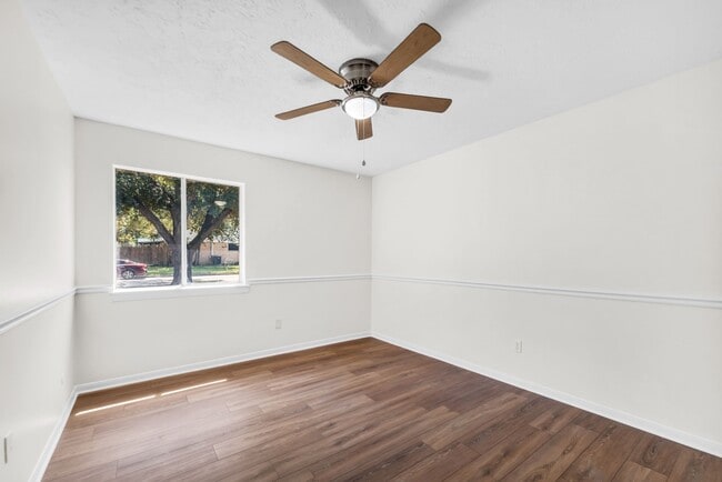 Building Photo - 8206 Willow Forest Dr