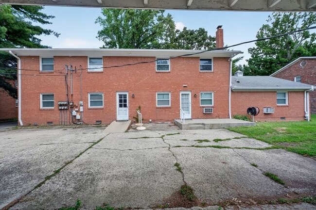 Building Photo - 5801 W 25th St