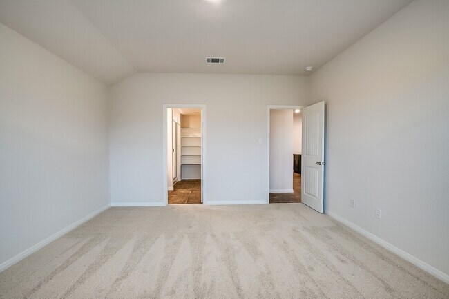 Building Photo - 490 Evergreen Sumac Loop, Kyle, Texas 78640