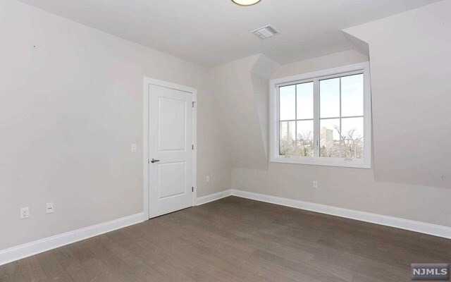 Building Photo - 555 10th St