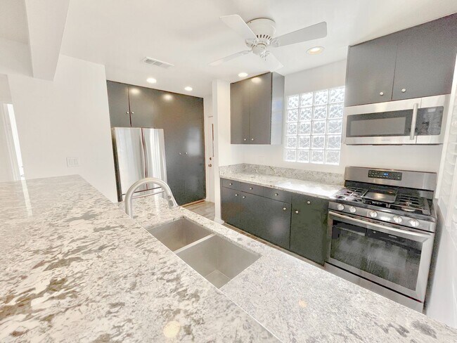 Building Photo - 11914 Ocean Park Blvd