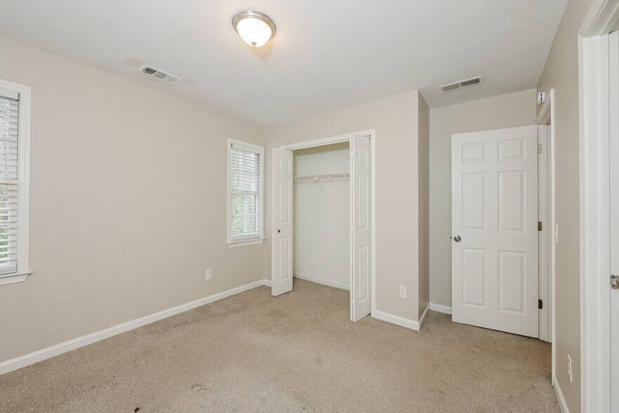 Building Photo - 488 Stonebridge Ct