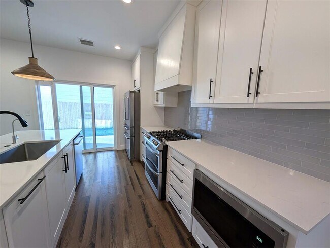 Building Photo - 2446 NW 48th St