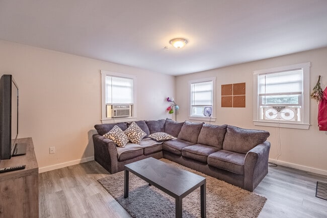 Building Photo - McDuffee Brook Apartments