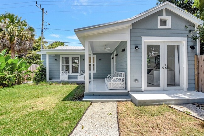 Building Photo - 220 S L St