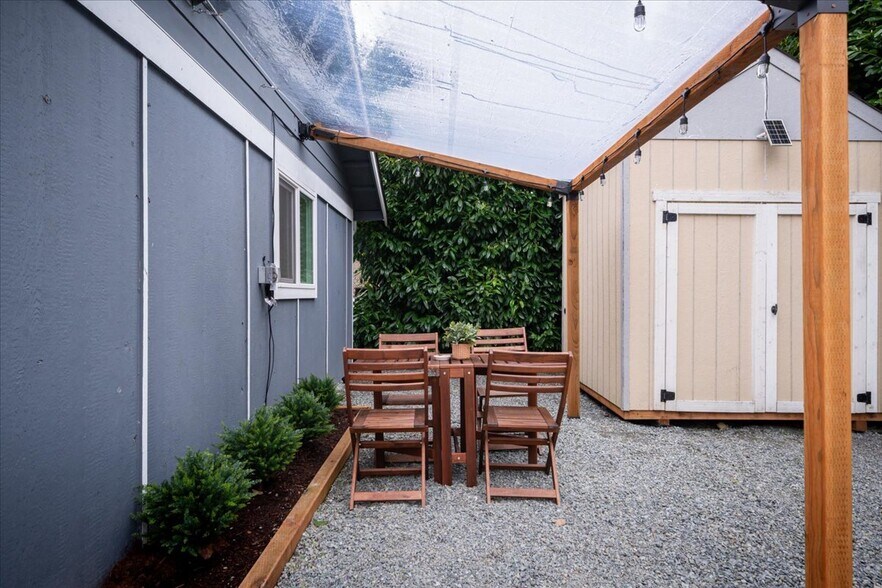 Building Photo - 210 SW 104th St