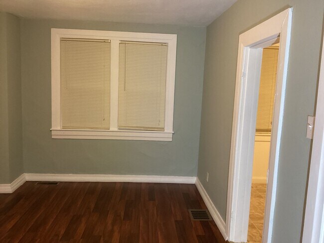 Building Photo - 224 W North St