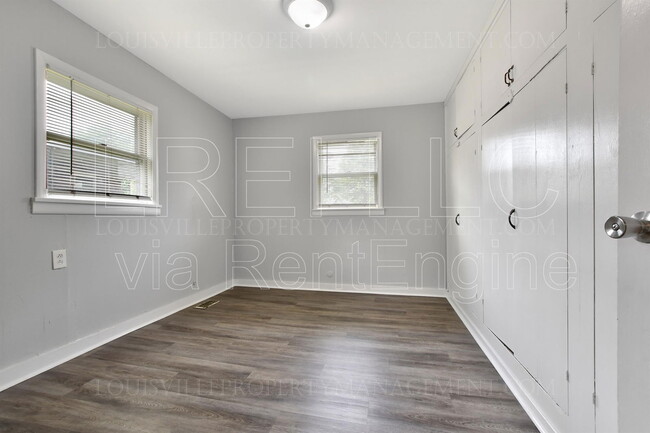 Building Photo - 1733 McDonald Ln
