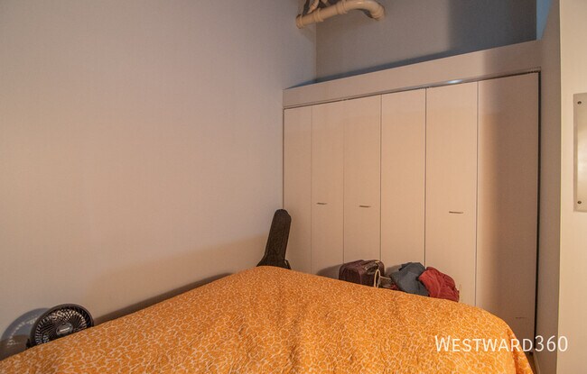 Building Photo - 1727 S Indiana-323