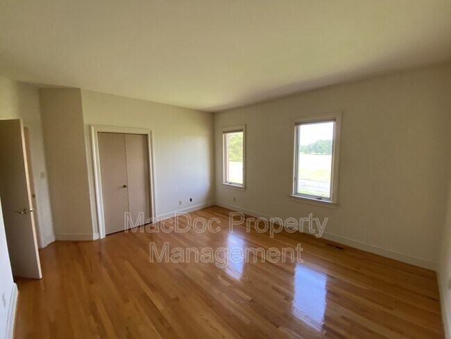 Building Photo - 11225 N Club Dr