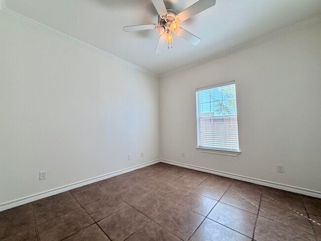 Building Photo - 10706 International Blvd