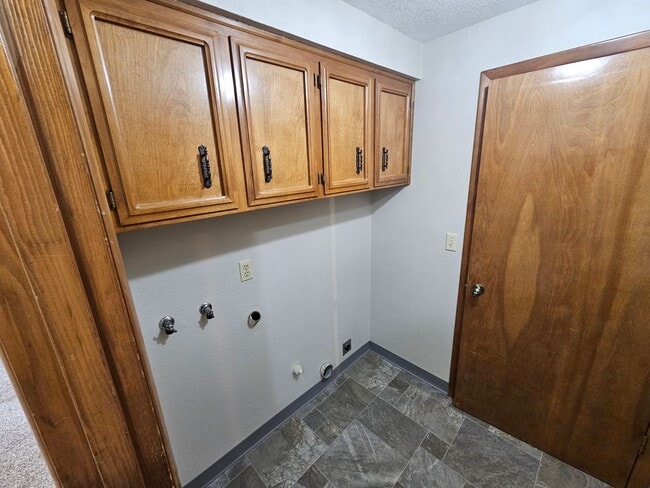 Building Photo - 855 Fran St SE