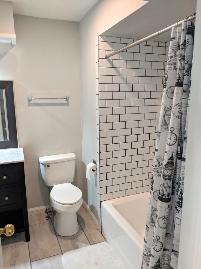 Building Photo - 600 NW 4th St