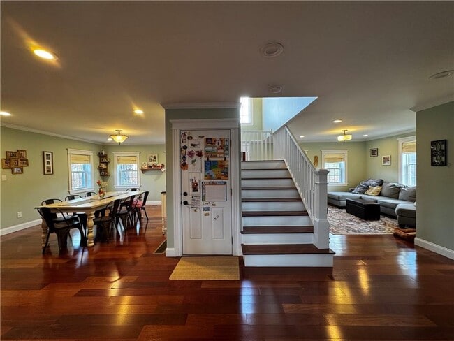 Building Photo - 73 Dye Hill Rd