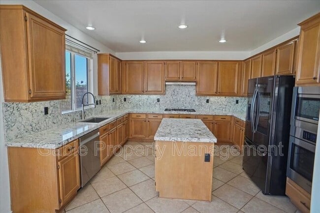 Building Photo - 24022 Via Vista