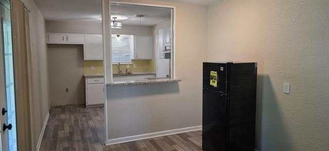 Building Photo - 2806 Sharon Dr