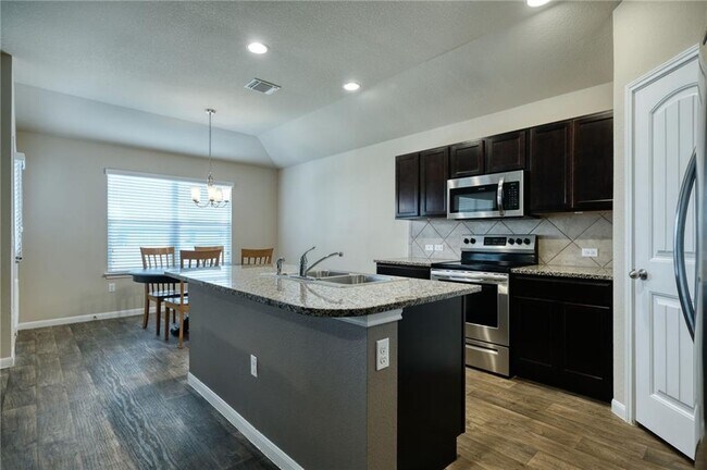 Building Photo - 608 Nueces River Trail